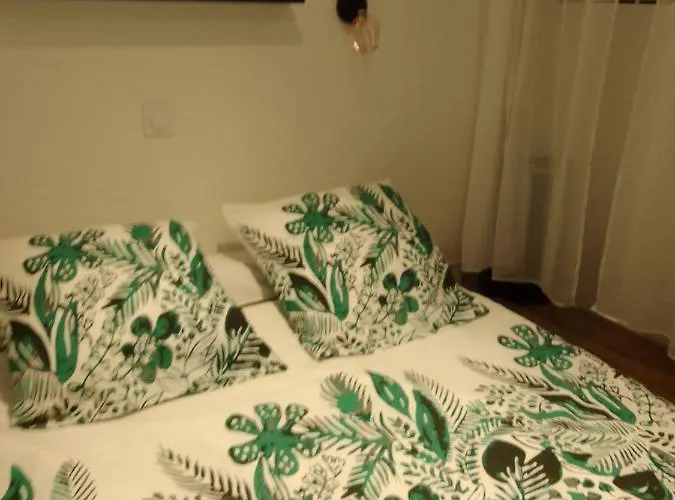 Rum i privatbostad Chez Lolo